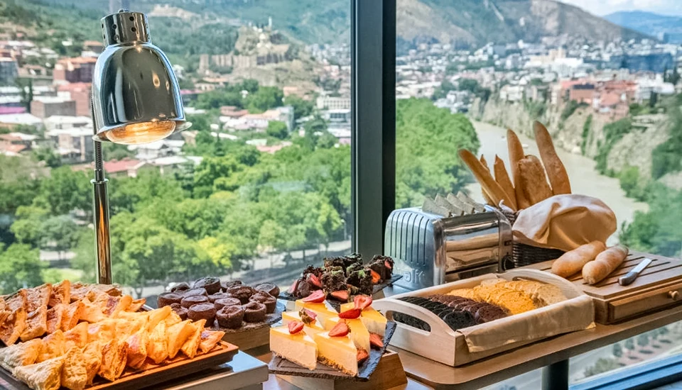 هتل گلدن تولیپ دیزاین تفلیس